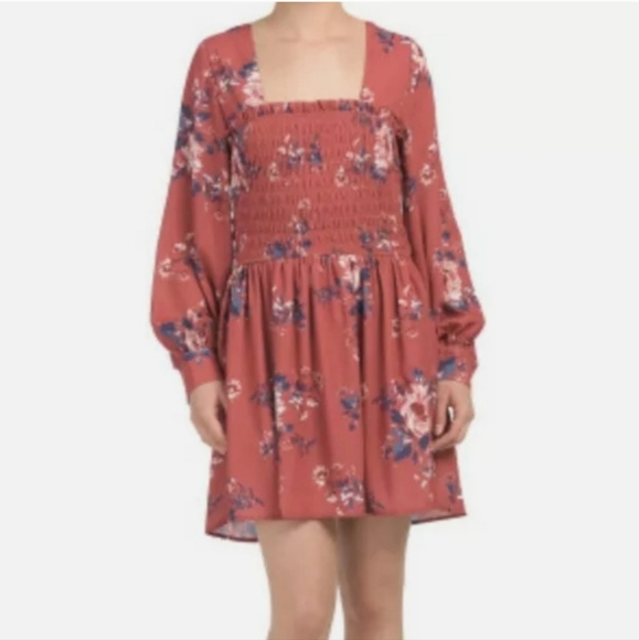 Floral Smocked Babydoll Dress - Picture 2 of 8